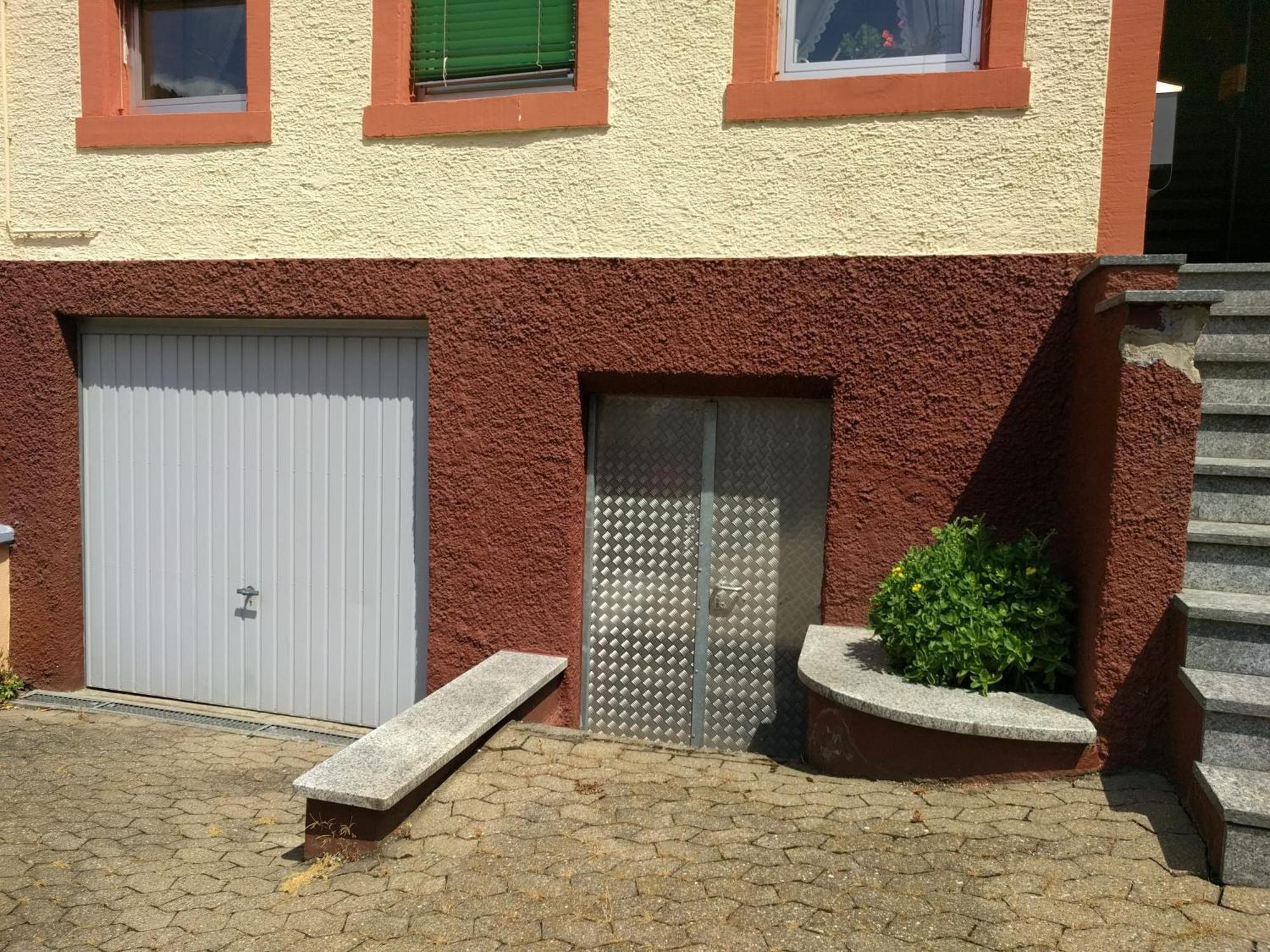 טראבן-טרארבאך Monkey Factory - Mini Home-Stay Hostel מראה חיצוני תמונה