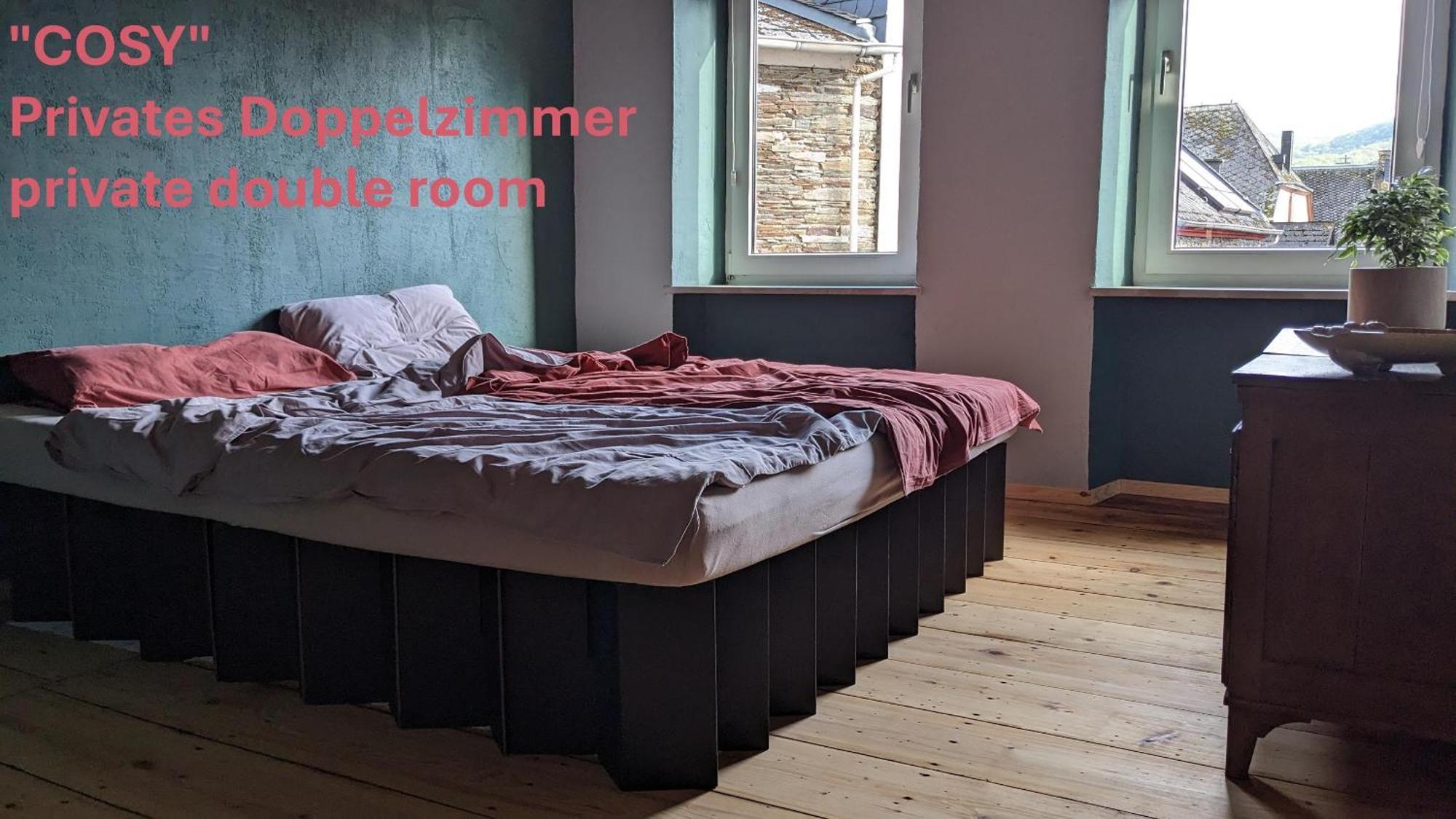 טראבן-טרארבאך Monkey Factory - Mini Home-Stay Hostel מראה חיצוני תמונה