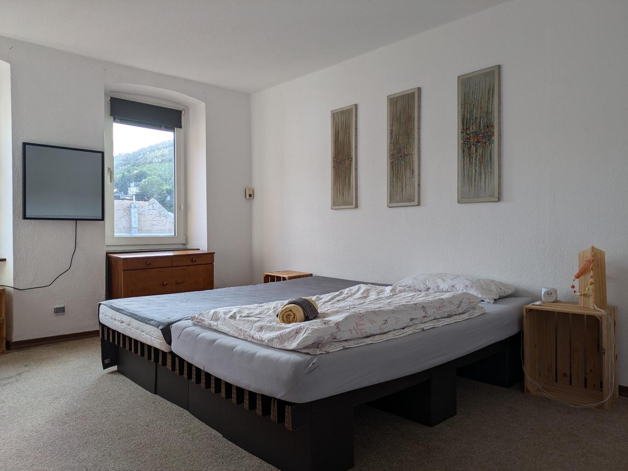 טראבן-טרארבאך Monkey Factory - Mini Home-Stay Hostel חדר תמונה
